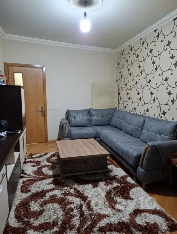 Satılır 3 otaqlı köhnə tikili 110 m²