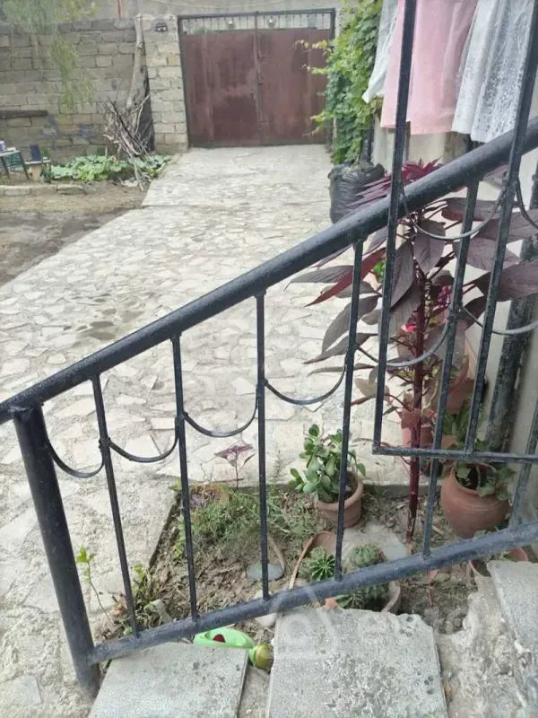 Satılır 3 otaqlı həyət evi 100 m²