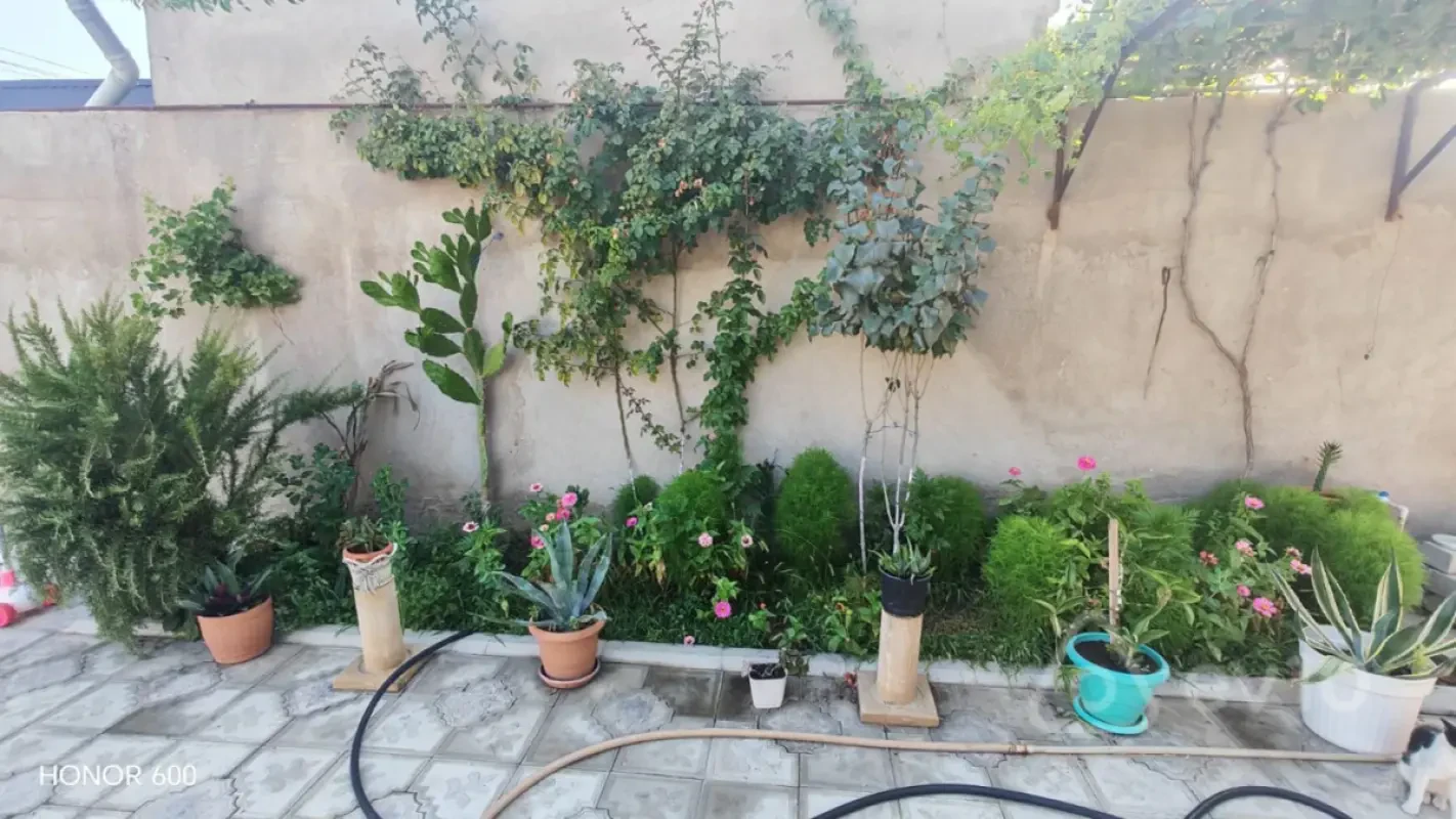 Satılır 6 otaqlı həyət evi 280 m²