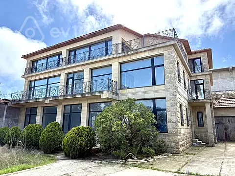 Satılır 9 otaqlı həyət evi 800 m² — Bakı, Səbail 9 otaq 800.00 m²