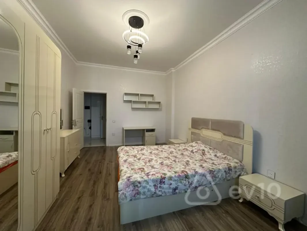 Kirayə verilir 2 otaqlı yeni tikili 78 m²