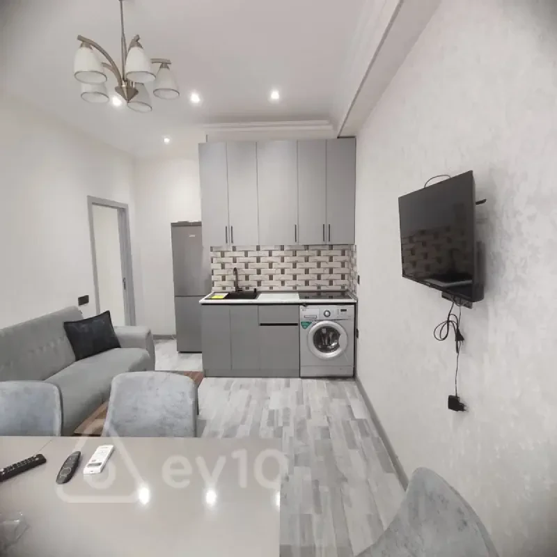 Kirayə verilir 2 otaqlı yeni tikili 50 m²