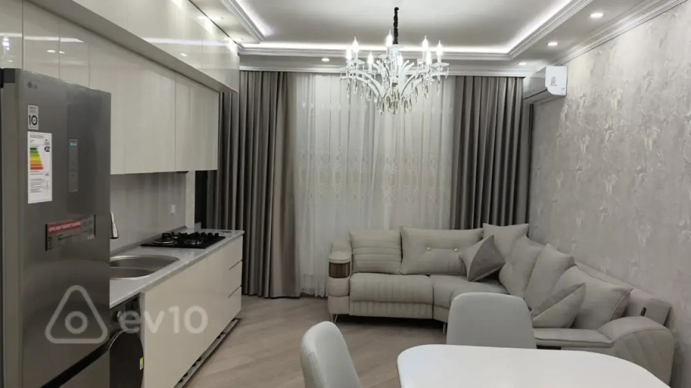Kirayə verilir 3 otaqlı yeni tikili 135 m²