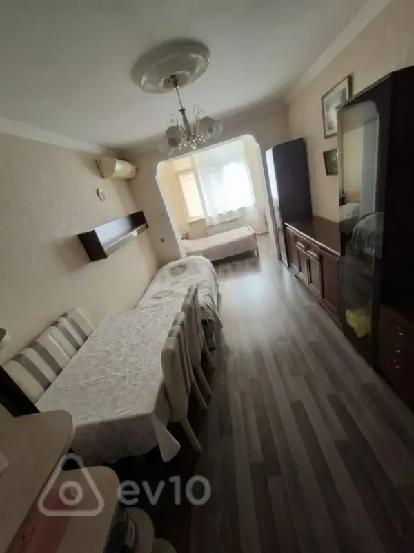 Kirayə verilir 2 otaqlı köhnə tikili 40 m²