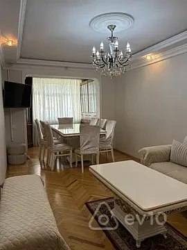 Satılır 3 otaqlı köhnə tikili 70 m² — Bakı, Nizami 3 otaq 70.00 m²