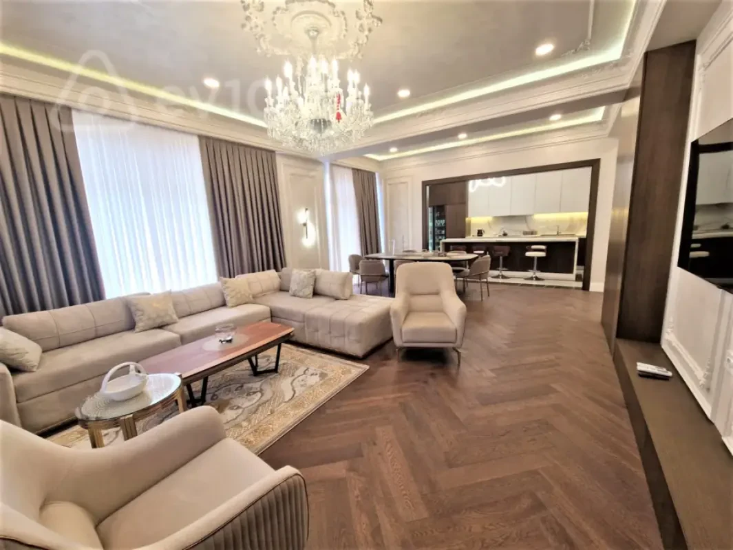 Kirayə verilir 4 otaqlı yeni tikili 210 m²
