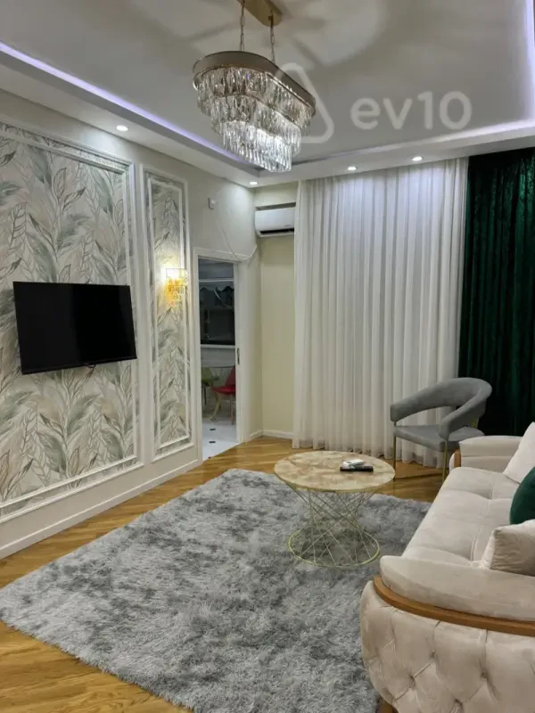 Kirayə verilir 2 otaqlı yeni tikili 70 m²