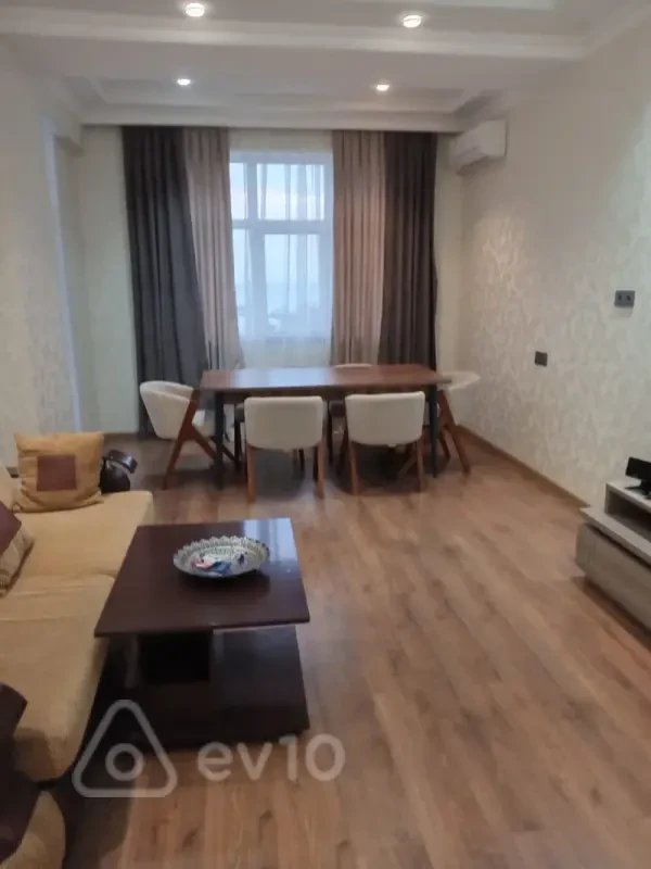 Kirayə verilir 2 otaqlı yeni tikili 79 m²