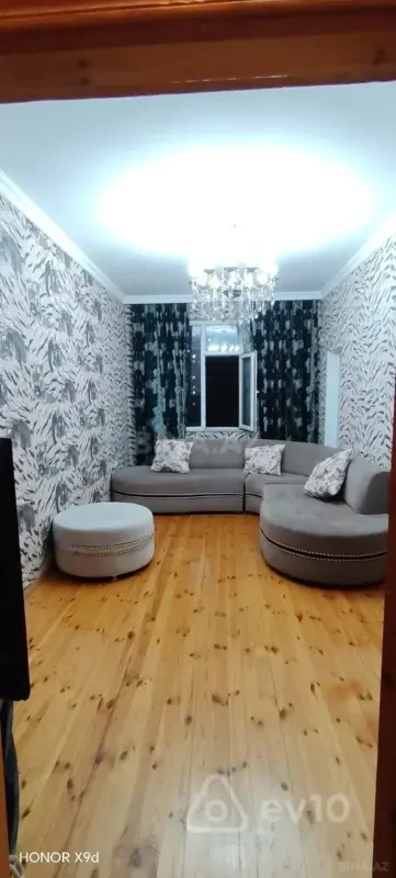 Kirayə verilir 3 otaqlı yeni tikili 90 m²