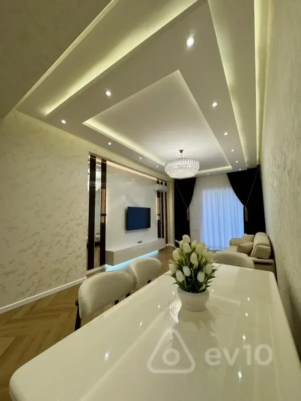 Satılır 3 otaqlı yeni tikili 110 m²
