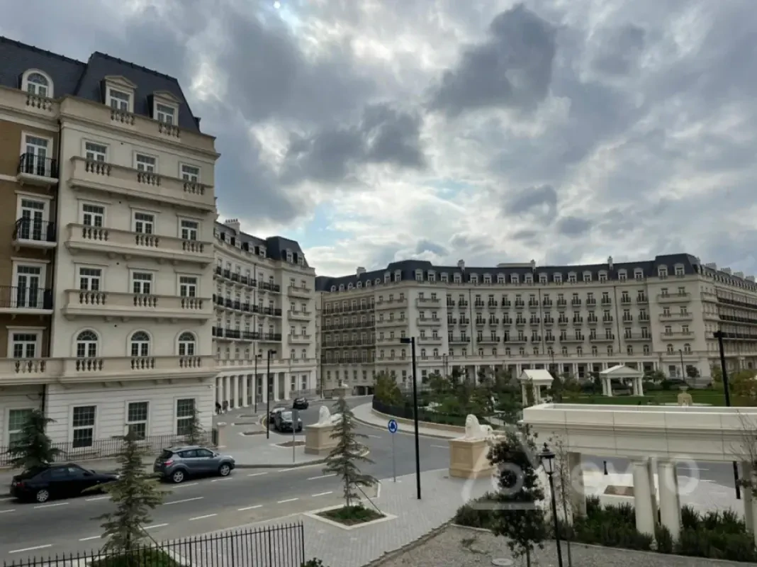 Satılır 3 otaqlı yeni tikili 145 m²