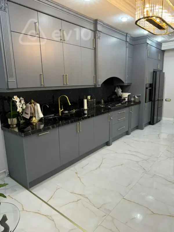 Satılır 3 otaqlı yeni tikili 181 m²