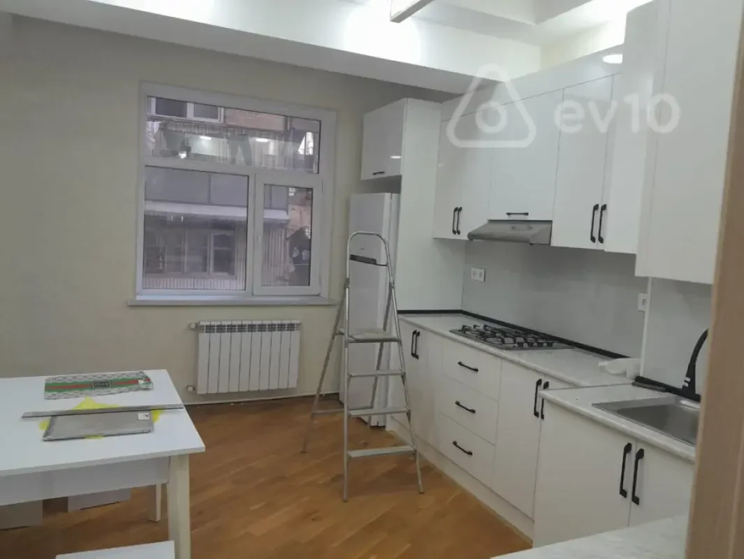 Kirayə verilir 2 otaqlı yeni tikili 70 m²