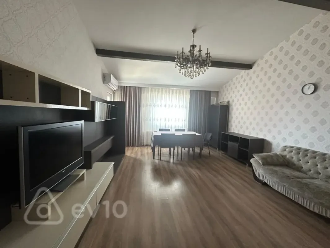 Kirayə verilir 2 otaqlı yeni tikili 85 m²