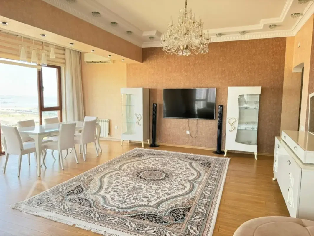 Kirayə verilir 4 otaqlı yeni tikili 195 m²