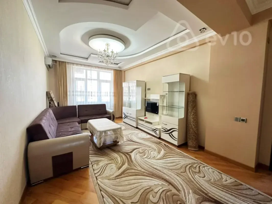 Kirayə verilir 2 otaqlı yeni tikili 80 m²