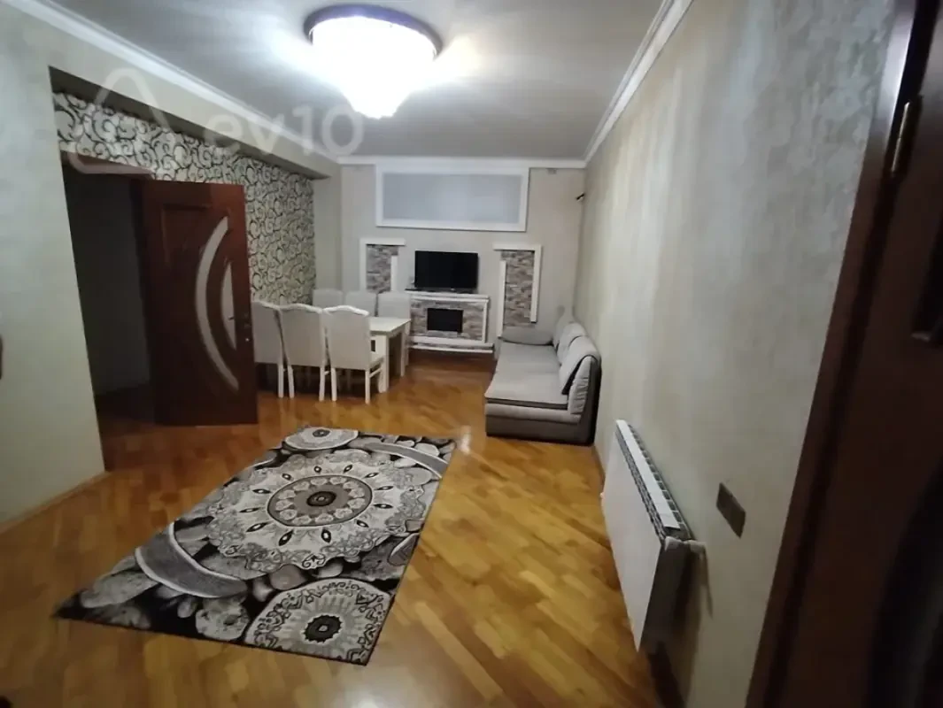 Kirayə verilir 4 otaqlı yeni tikili 140 m²