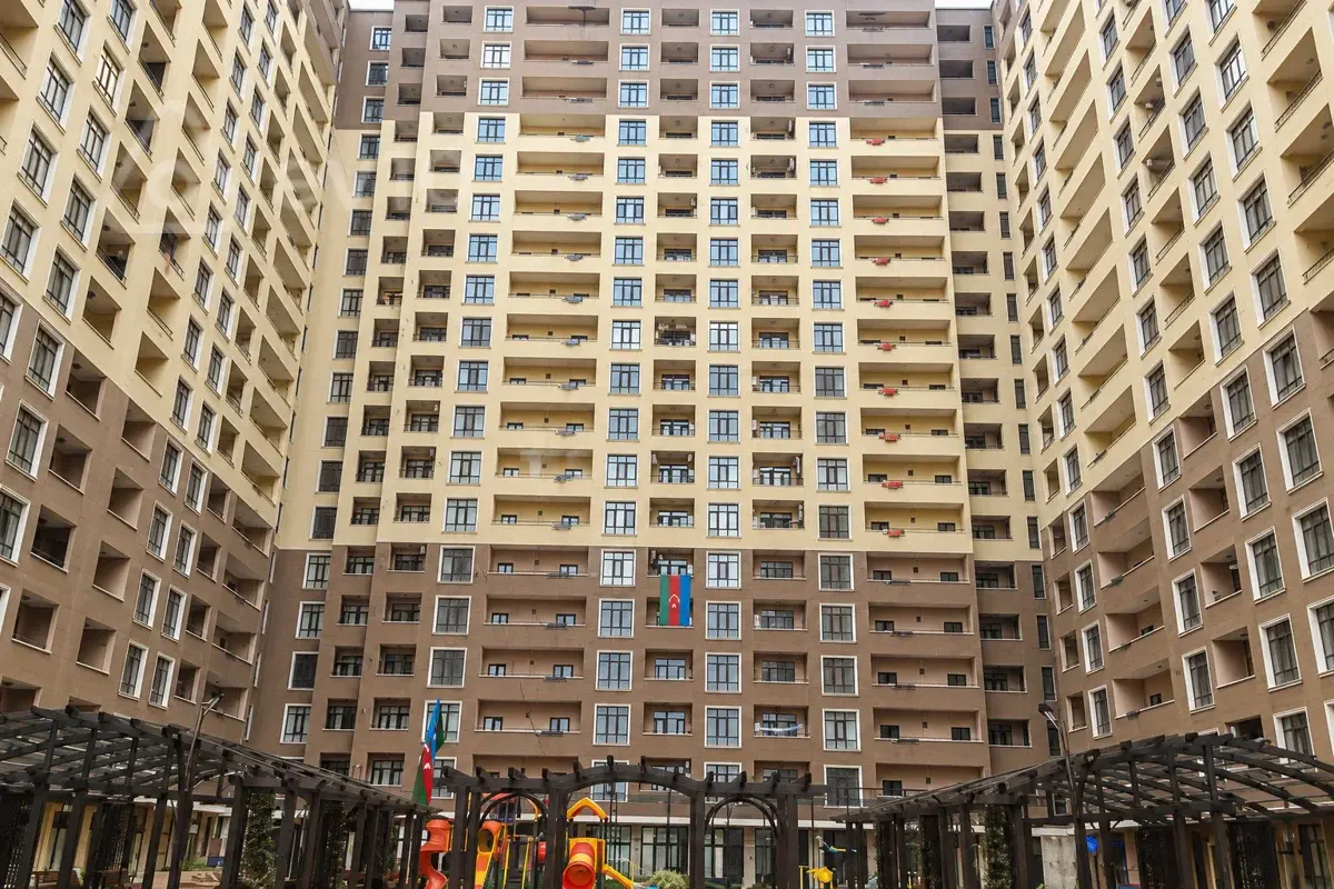 Kirayə verilir 3 otaqlı yeni tikili 100 m²