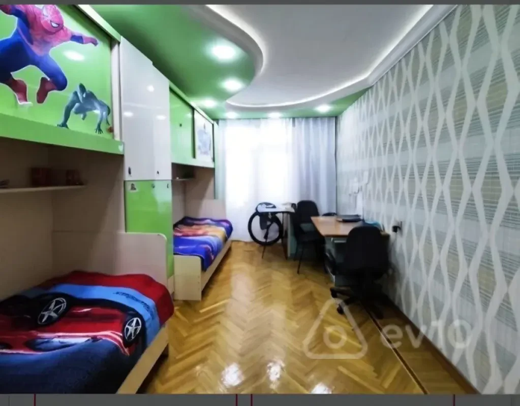 Kirayə verilir 3 otaqlı köhnə tikili 80 m²