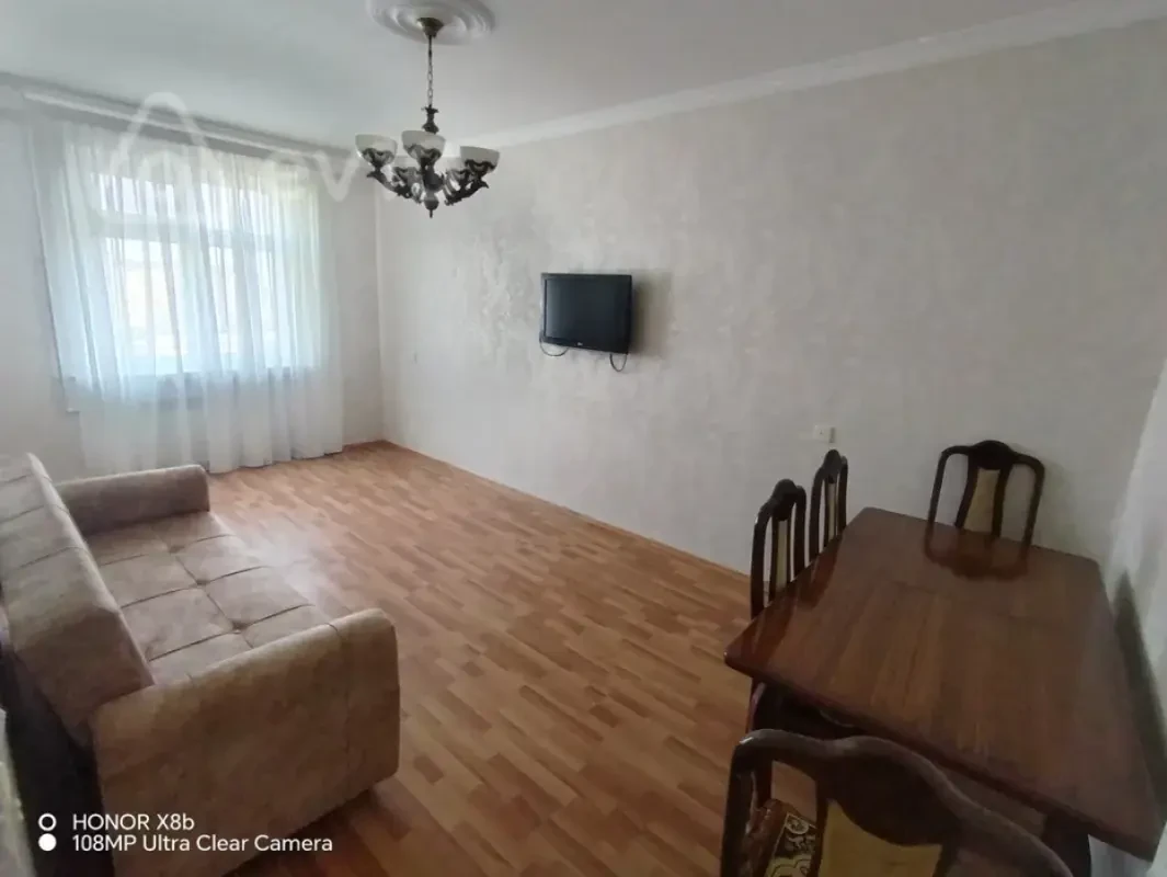 Kirayə verilir 3 otaqlı köhnə tikili 65 m²