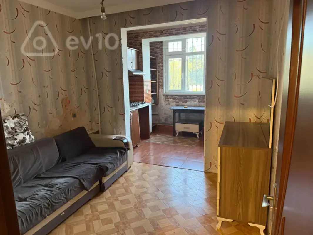 Kirayə verilir 3 otaqlı köhnə tikili 65 m²