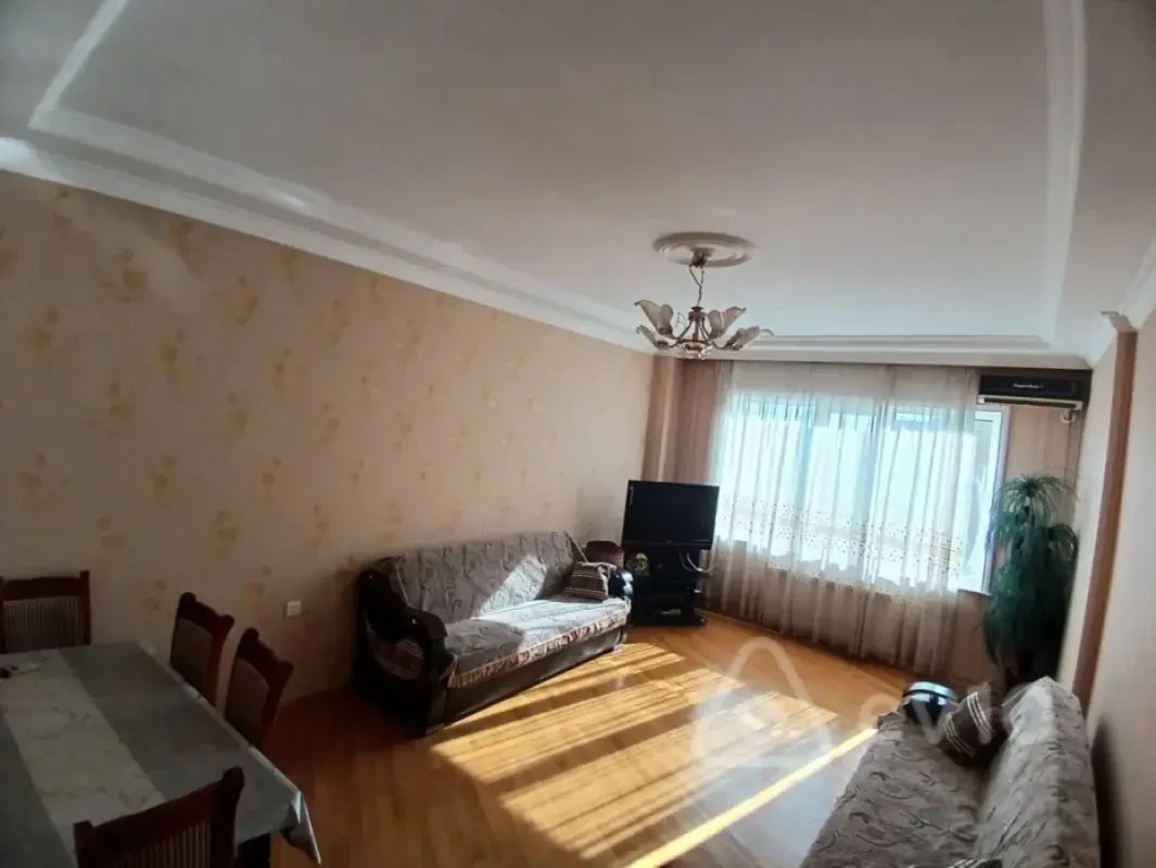 Kirayə verilir 2 otaqlı yeni tikili 65 m²