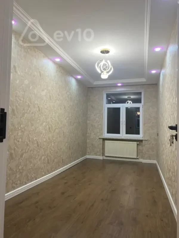 Kirayə verilir 2 otaqlı köhnə tikili 60 m²