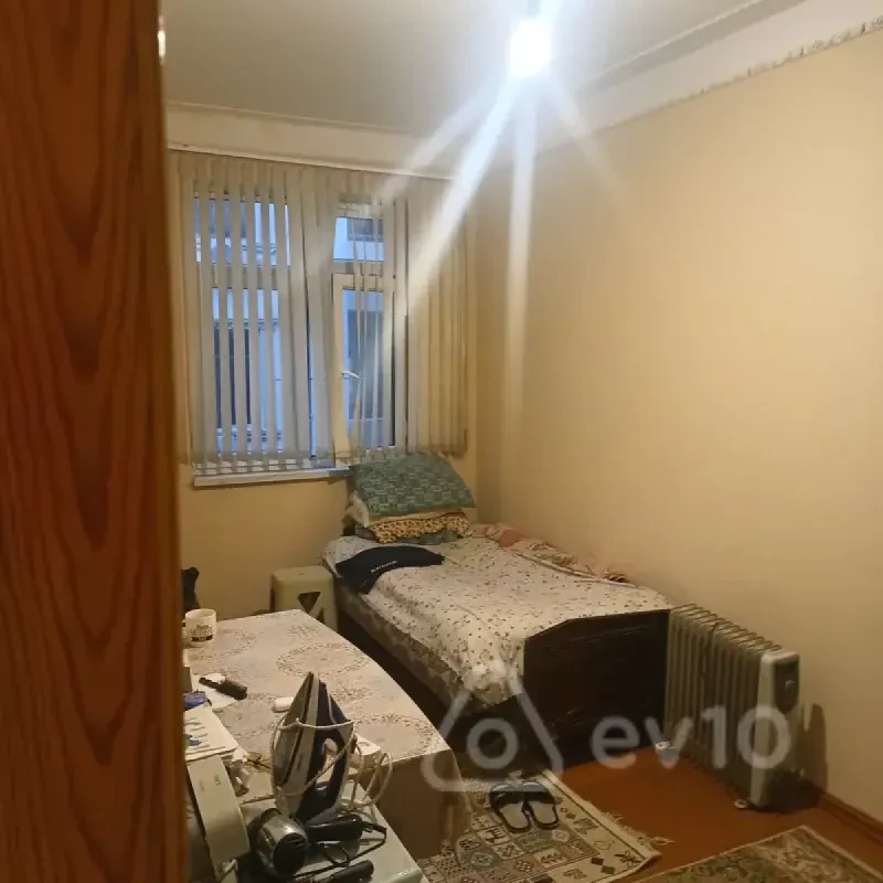 Kirayə verilir 2 otaqlı köhnə tikili 70 m²