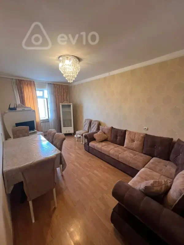 Kirayə verilir 2 otaqlı köhnə tikili 50 m²