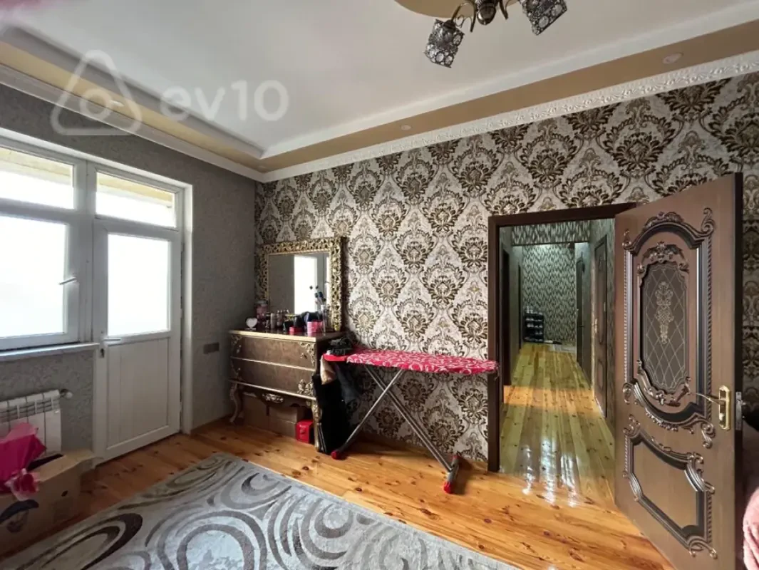 Kirayə verilir 2 otaqlı yeni tikili 65 m²
