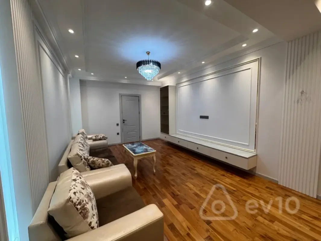 Kirayə verilir 3 otaqlı yeni tikili 120 m²