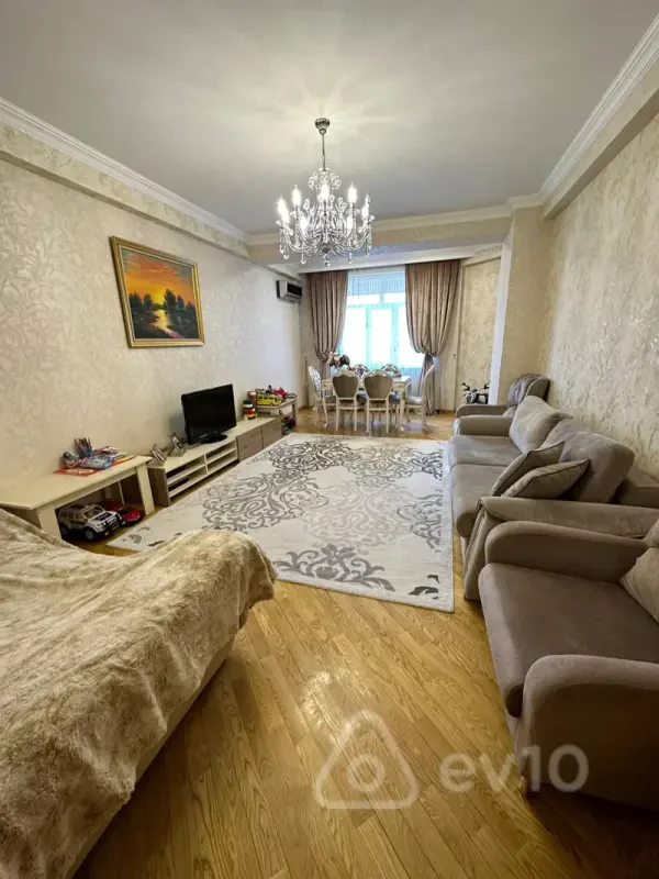 Kirayə verilir 3 otaqlı yeni tikili 135 m²