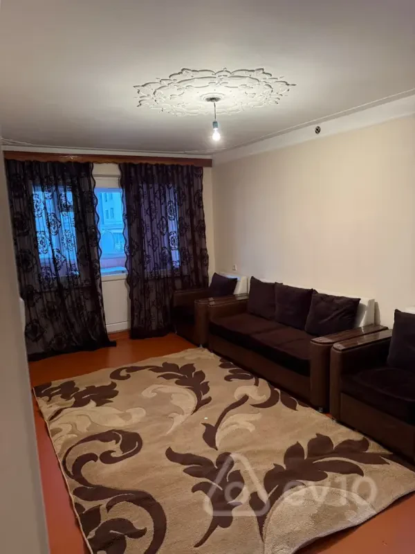 Kirayə verilir 2 otaqlı köhnə tikili 55 m²