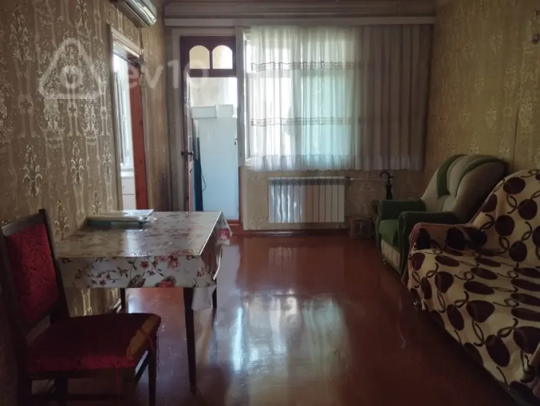 Kirayə verilir 3 otaqlı köhnə tikili 60 m²