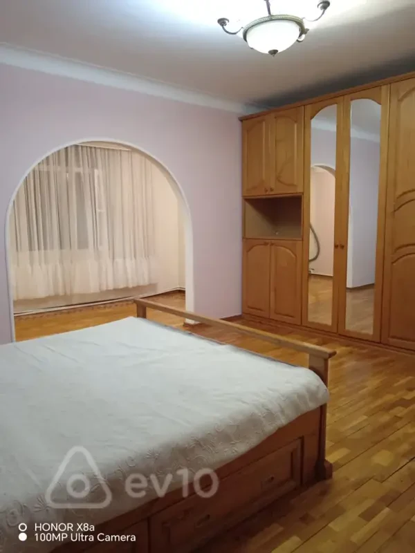 Kirayə verilir 3 otaqlı köhnə tikili 100 m²