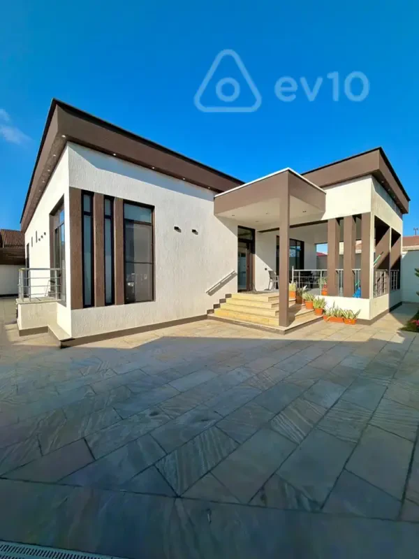 Satılır 4 otaqlı həyət evi 200 m²