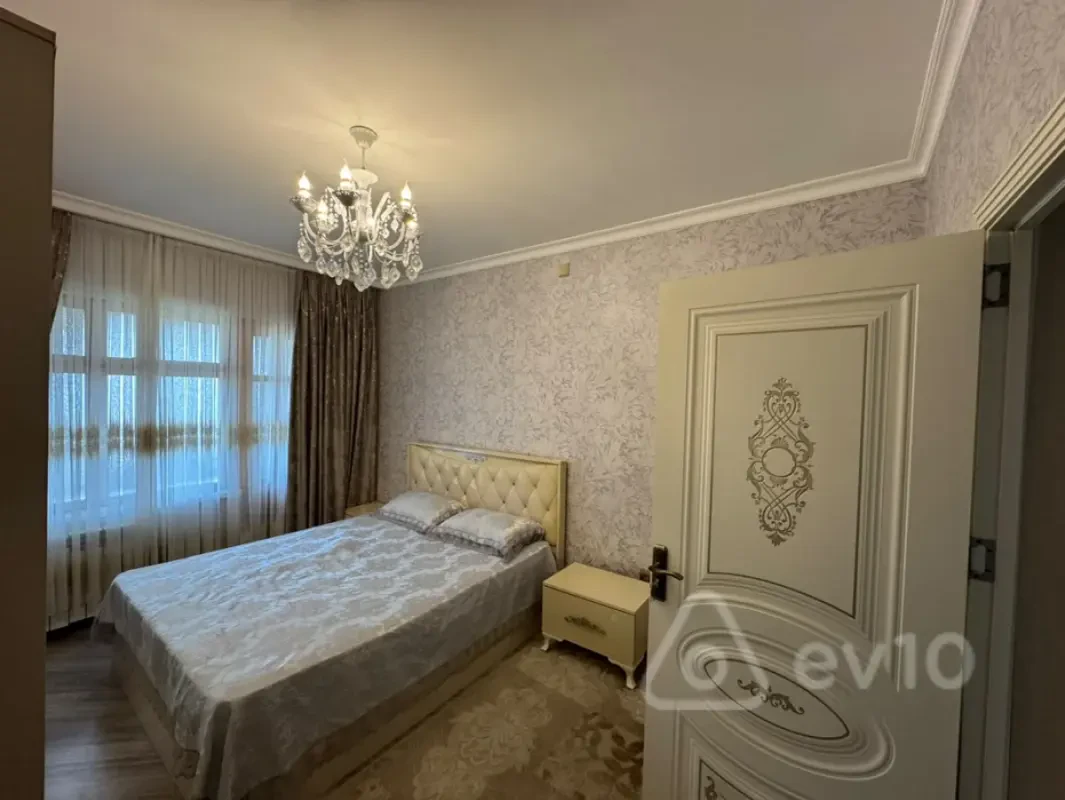 Satılır 2 otaqlı köhnə tikili 65 m²