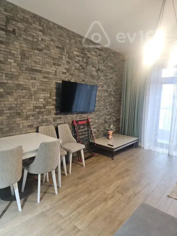 Kirayə verilir 2 otaqlı yeni tikili 65 m²