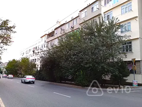 Kirayə verilir 3 otaqlı köhnə tikili 80 m² — Bakı, Nizami 3 otaq 80.00 m²