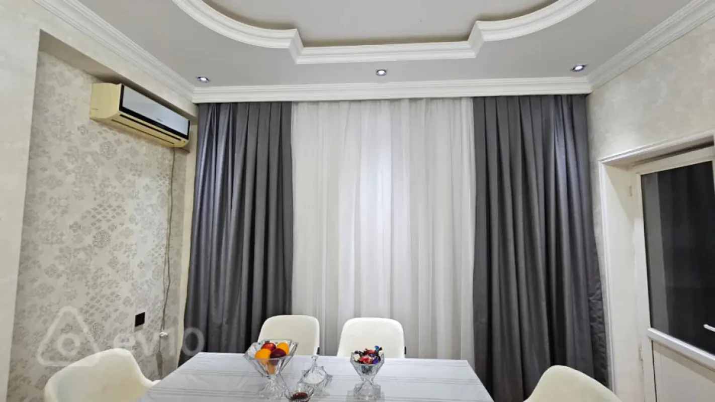 Kirayə verilir 3 otaqlı yeni tikili 100 m²