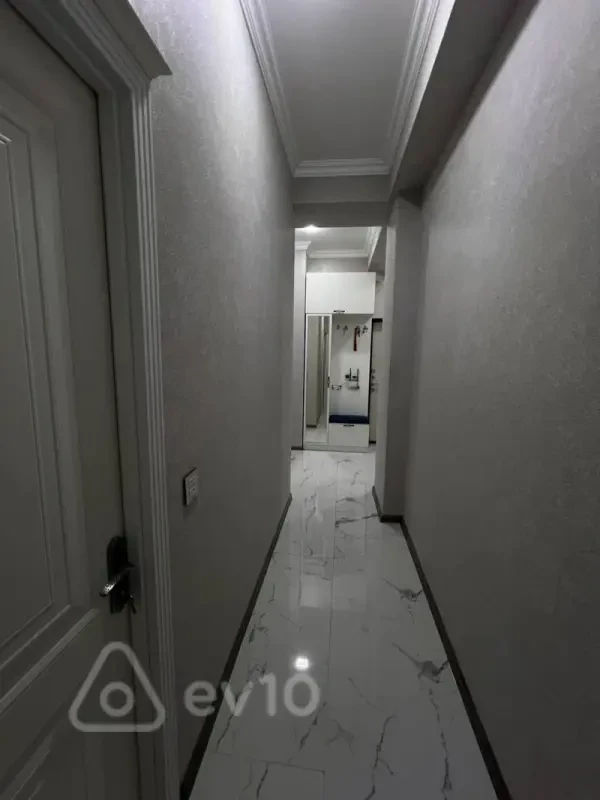 Kirayə verilir 3 otaqlı köhnə tikili 120 m²