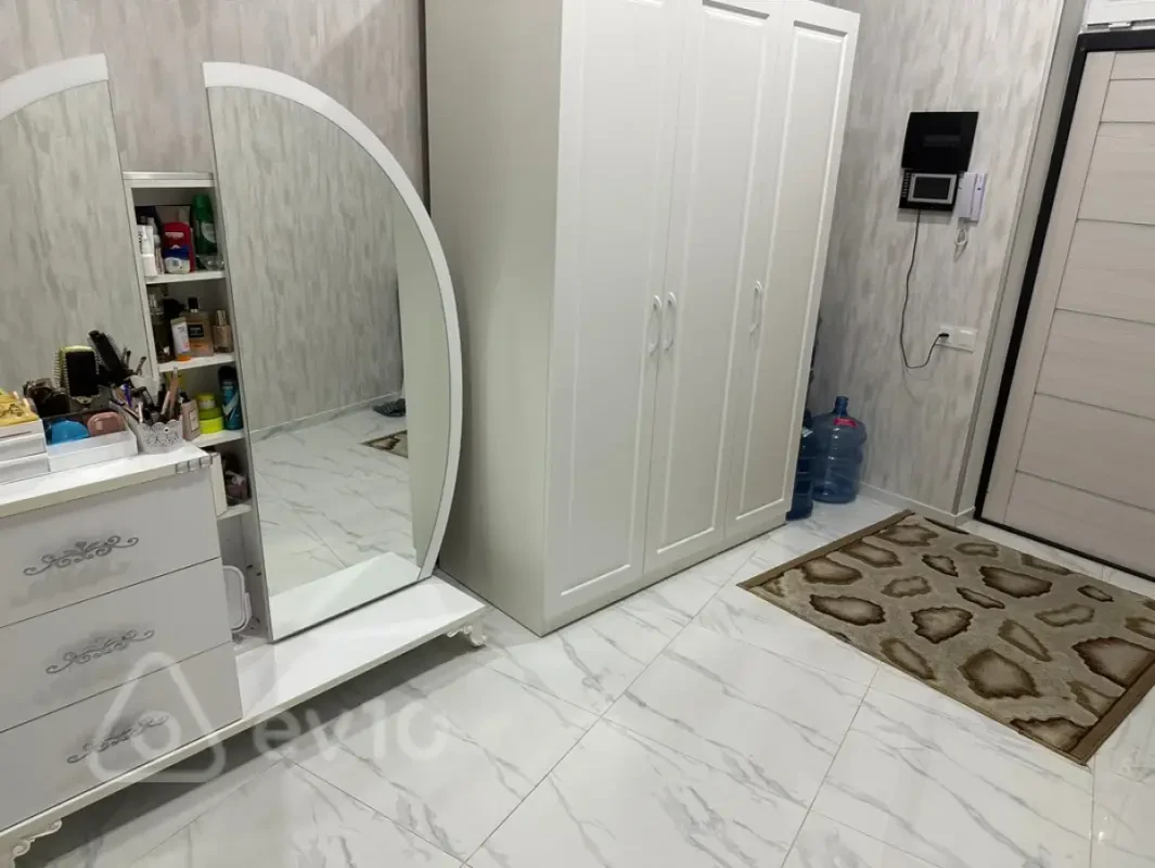Kirayə verilir 3 otaqlı yeni tikili 110 m²