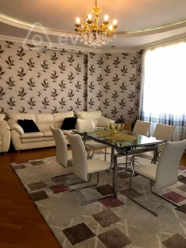 Kirayə verilir 4 otaqlı yeni tikili 160 m²