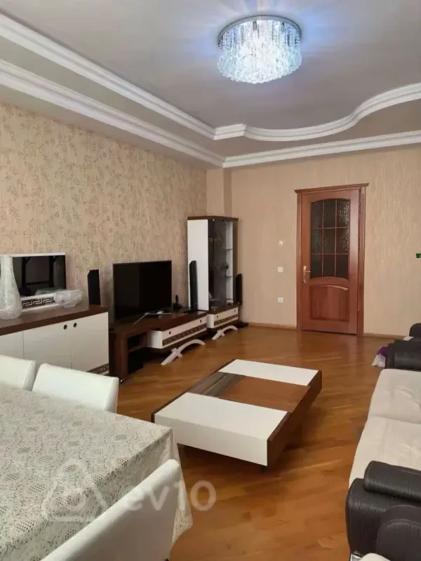 Kirayə verilir 2 otaqlı yeni tikili 90 m²