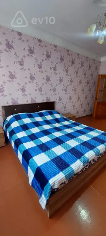 Kirayə verilir 3 otaqlı köhnə tikili 75 m²