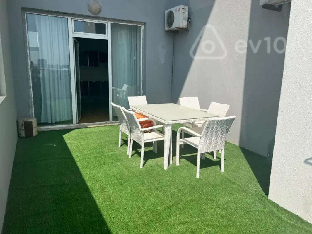 Kirayə verilir 4 otaqlı yeni tikili 235 m²