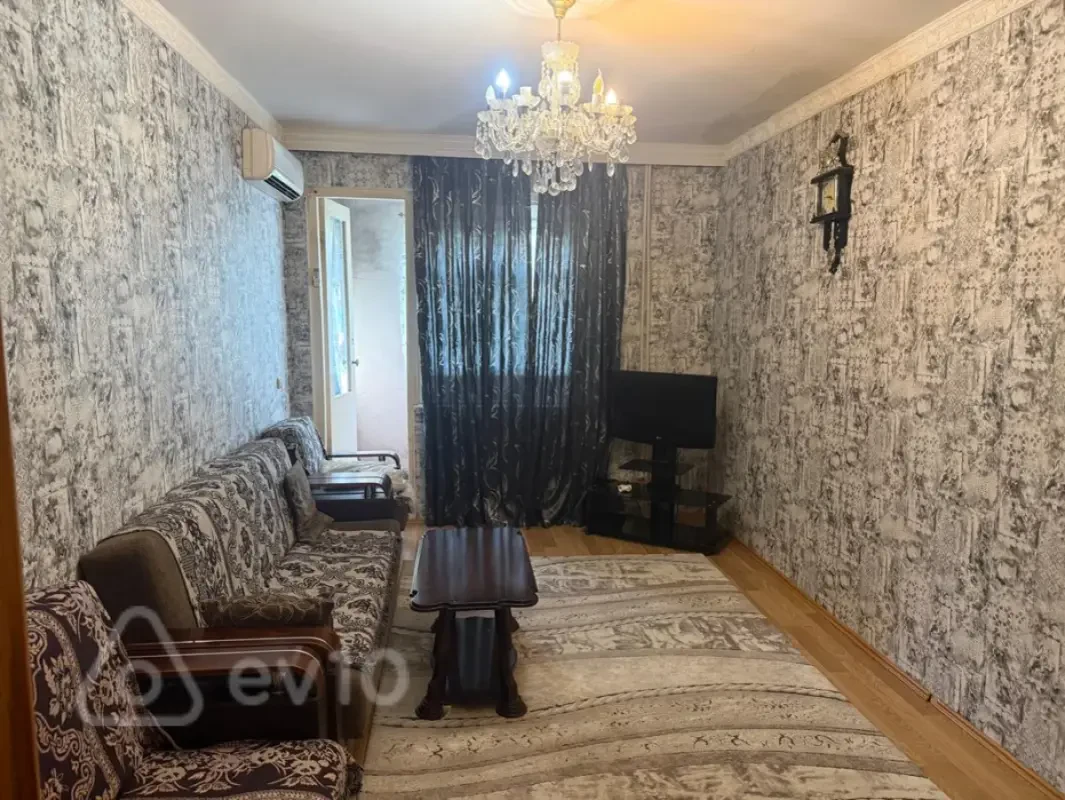 Kirayə verilir 2 otaqlı köhnə tikili 60 m²