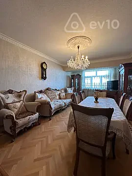 Satılır 4 otaqlı köhnə tikili 140 m² — Bakı, Nəsimi 4 otaq 140.00 m²