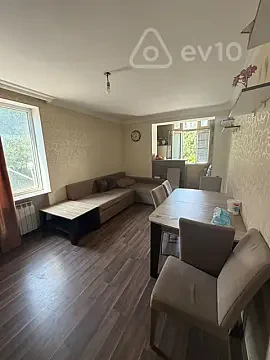 Kirayə verilir 2 otaqlı köhnə tikili 42 m² — Bakı, Yasamal 2 otaq 42.00 m²