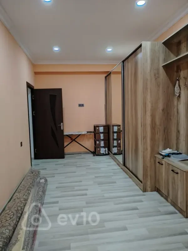 Kirayə verilir 2 otaqlı yeni tikili 100 m²